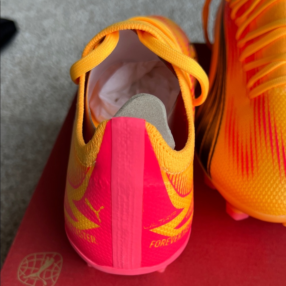 Puma Neon Orange and Black Soccer Cleats Size 6 NIB - Picture 6 of 8